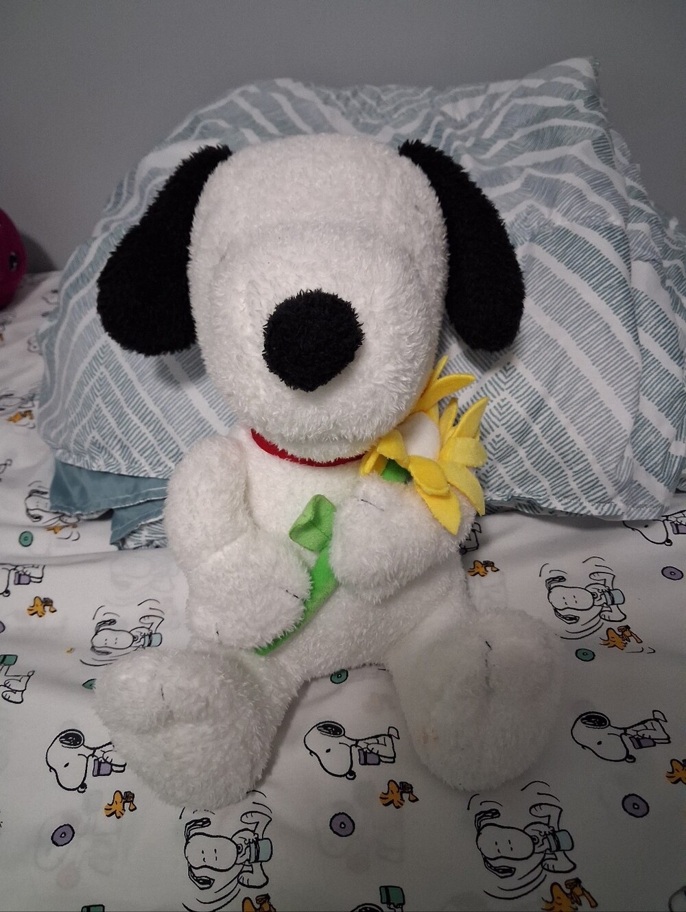 Miniso Peanuts Snoopy holding Flower 12" Plush Stuffed Animal